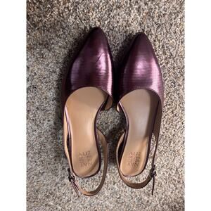 Women's Naturalizer Banks style with pointed toe flat in Cab Sav color, size 8.5